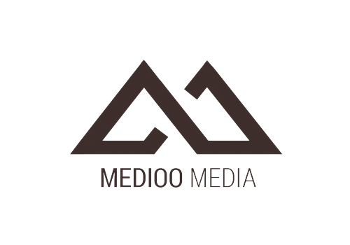Es wird ein Logo von medioo media dargestellt.